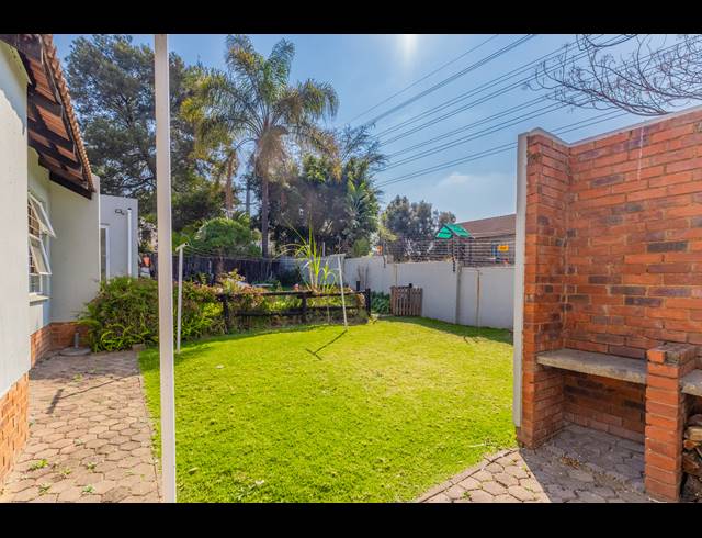 2 BEDROOM CLUSTER FOR SALE IN MAGALIESSIG